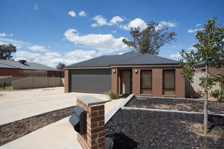 Main view of Homely house listing, 32 Londonderry Way, Epsom VIC 3551