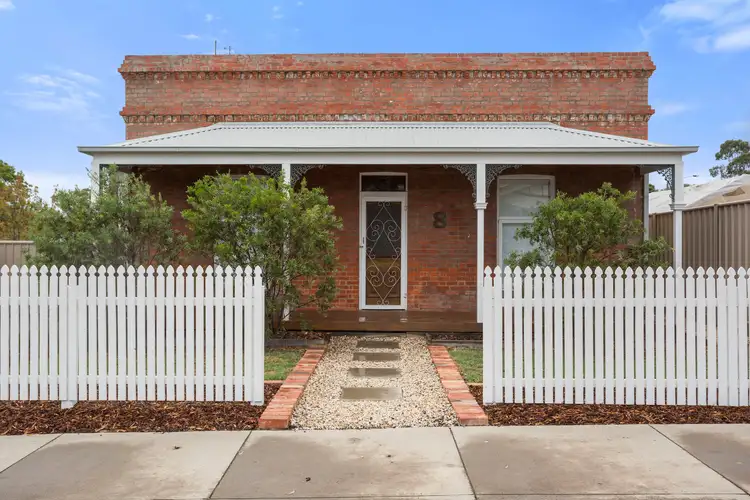 8 Lyons Street, White Hills VIC 3550