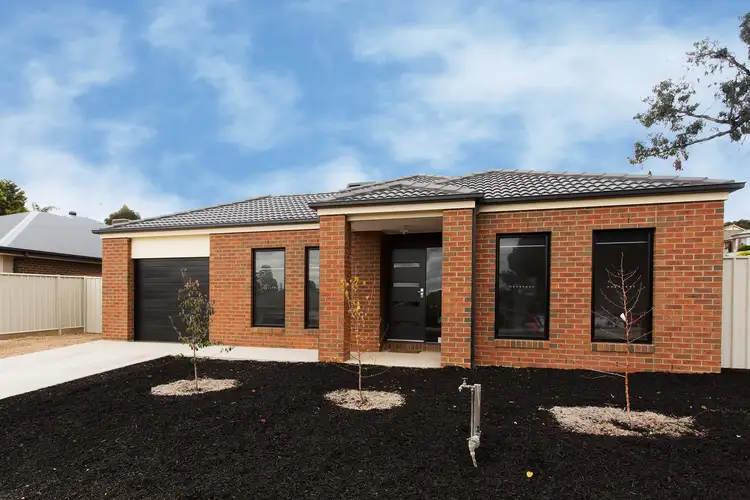 17 Pattison Drive, Kangaroo Flat VIC 3555