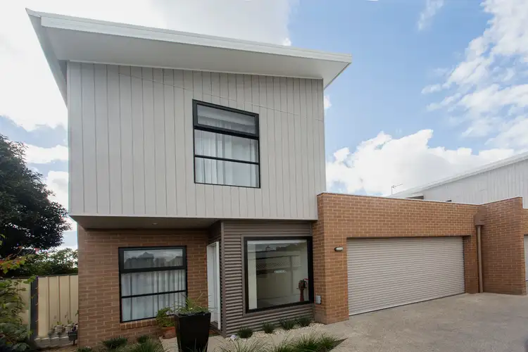 3/44a Curtin Street, Flora Hill VIC 3550