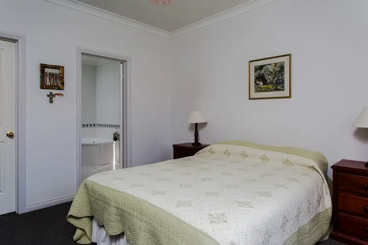 Fifth view of Homely house listing, 4 Campaspe Mews, Strathdale VIC 3550