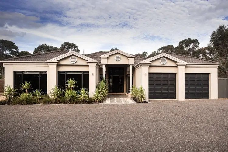 9 Braeside Drive, Junortoun VIC 3551