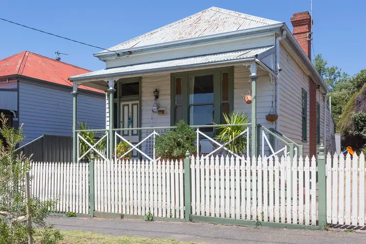 69 Gladstone Street, Quarry Hill VIC 3550