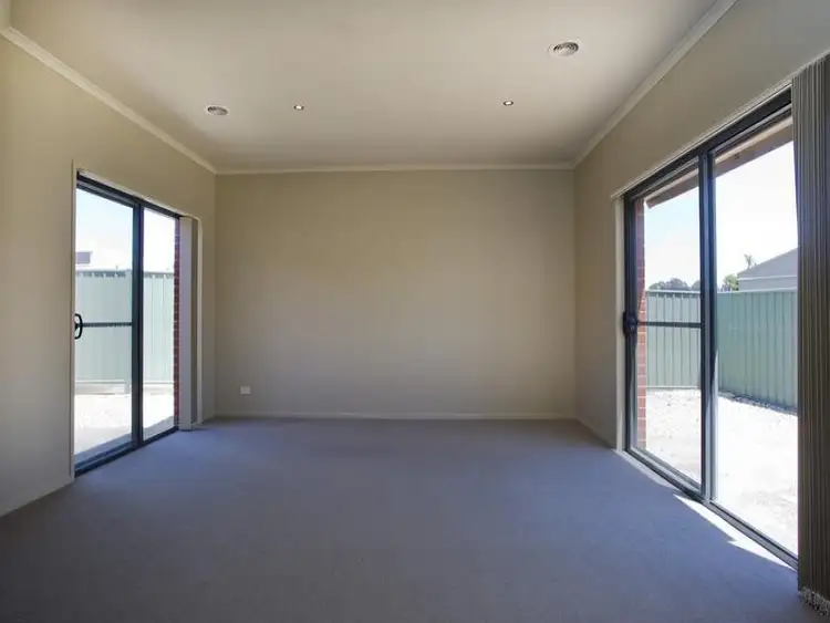 Fifth view of Homely house listing, 2/3 St James Wood Drive, North Bendigo VIC 3550