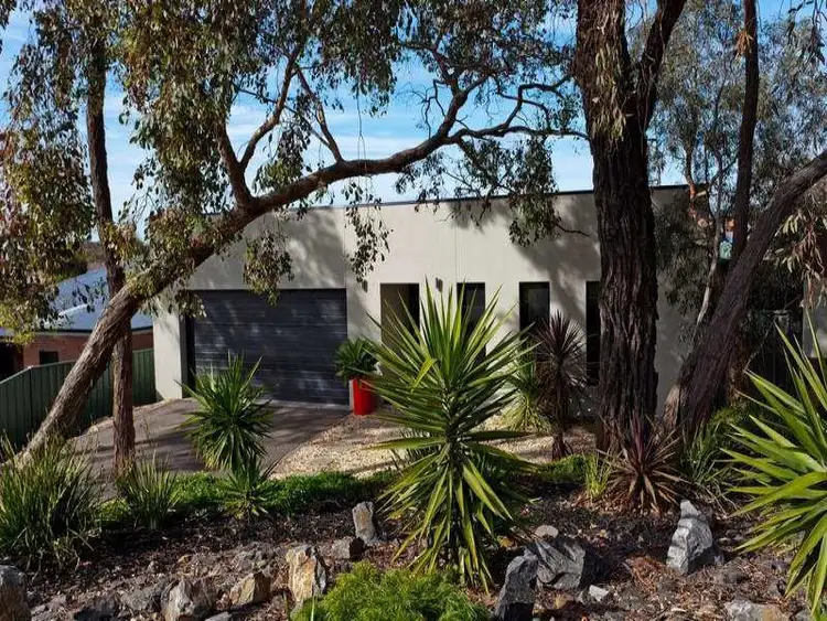 99 Mistletoe Street, Golden Square VIC 3555