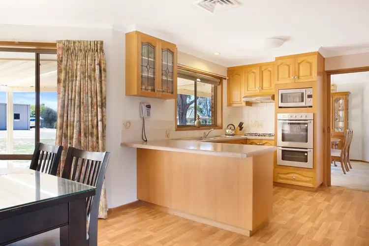 Sixth view of Homely house listing, 10 Melbury Court, Epsom VIC 3551