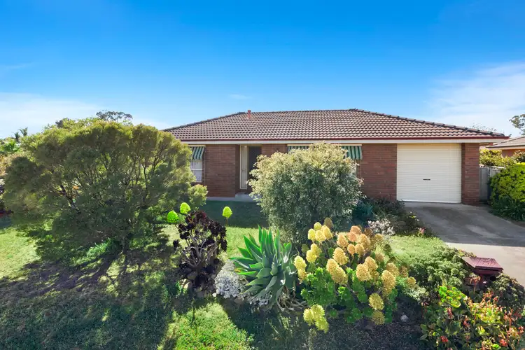 Main view of Homely house listing, 2/15 Ellimata Court, Strathdale VIC 3550
