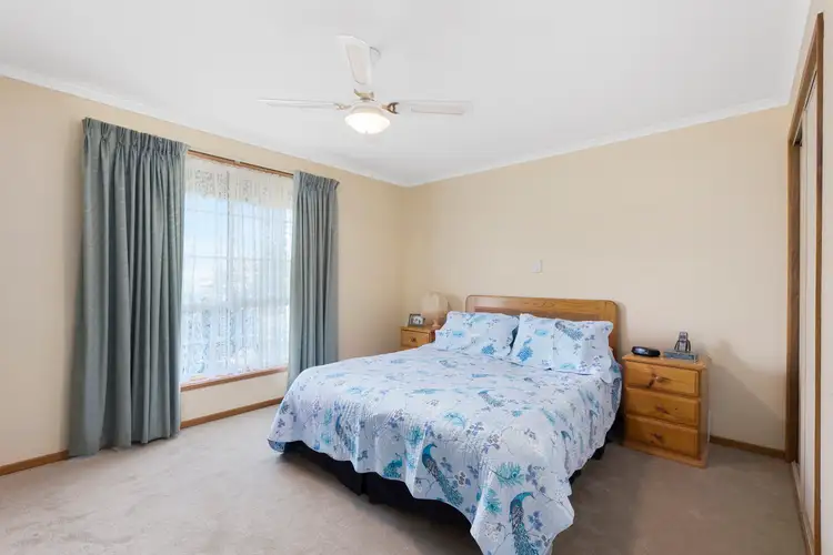 Fourth view of Homely house listing, 2/15 Ellimata Court, Strathdale VIC 3550