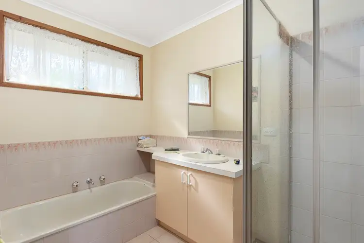 Fifth view of Homely house listing, 2/15 Ellimata Court, Strathdale VIC 3550