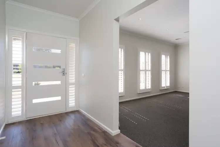 Second view of Homely house listing, 3 Marlo Court, Strathdale VIC 3550