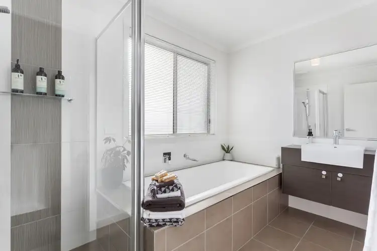 Sixth view of Homely townhouse listing, 2/13 Fox Street, East Bendigo VIC 3550