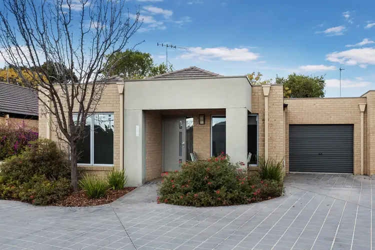 2/7A Curtin Street, Flora Hill VIC 3550