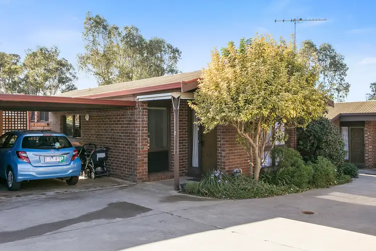 Main view of Homely unit listing, 2/127 Mackenzie West Street, Golden Square VIC 3555