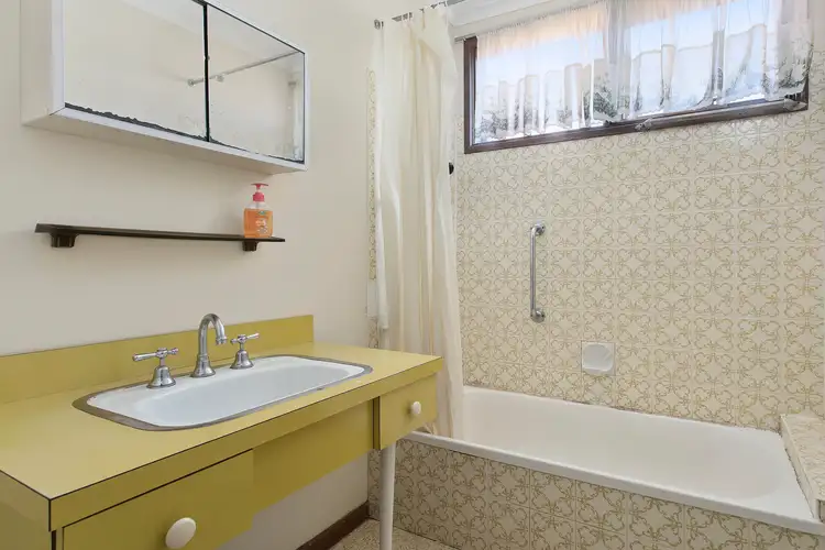 Fourth view of Homely unit listing, 2/127 Mackenzie West Street, Golden Square VIC 3555