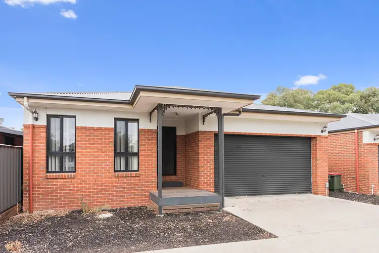 Main view of Homely unit listing, 2/16 Muriel Street, Kangaroo Flat VIC 3555