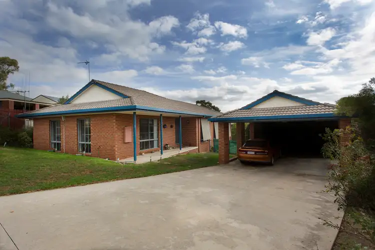 7 Graham Close, Flora Hill VIC 3550