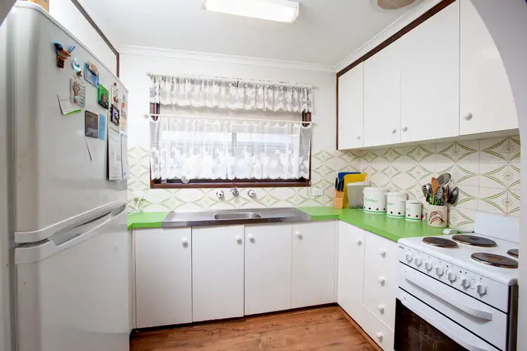 Second view of Homely house listing, 9 Robert Crescent, Wodonga VIC 3690