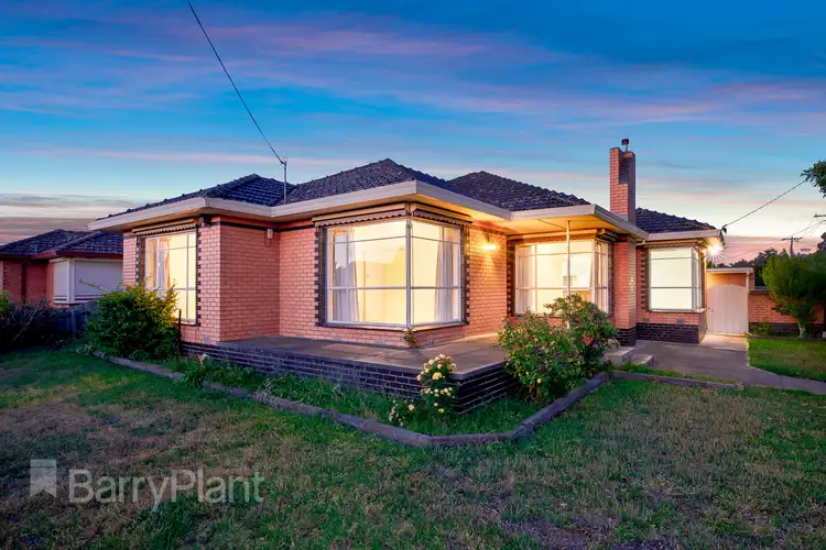 16 Larkspur Drive, St Albans VIC 3021
