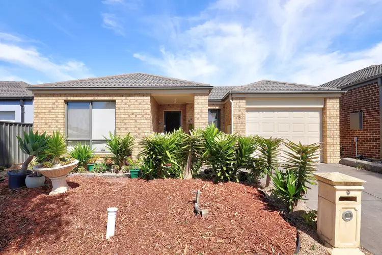 9 Naracoorte Avenue, Craigieburn VIC 3064
