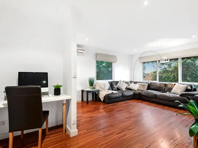 Third view of Homely house listing, 5 Evonne Court, Endeavour Hills VIC 3802