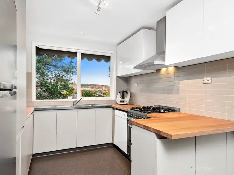 Fourth view of Homely house listing, 5 Evonne Court, Endeavour Hills VIC 3802