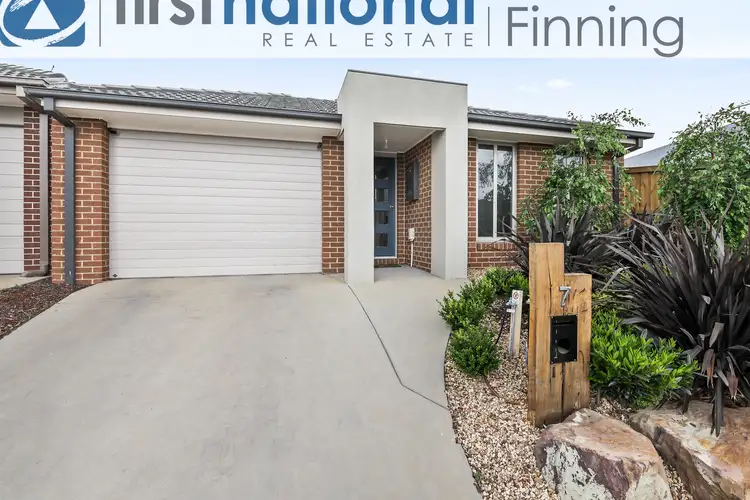 7 Hurdle Street, Clyde North VIC 3978