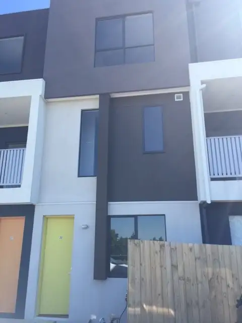 22/1-11 Troward Harvey Way