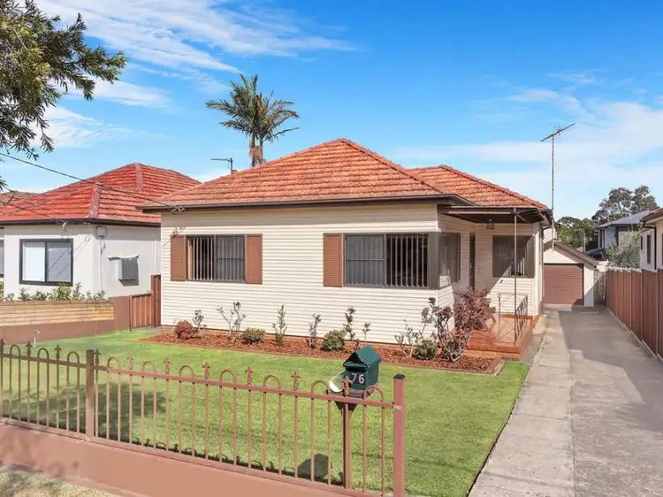 76 Glamis Street, Kingsgrove NSW 2208