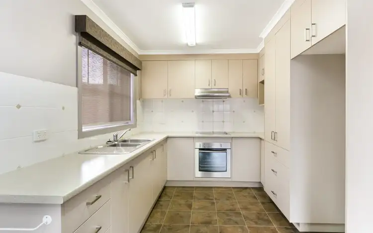 Second view of Homely unit listing, 2/114 Holdsworth Road, North Bendigo VIC 3550