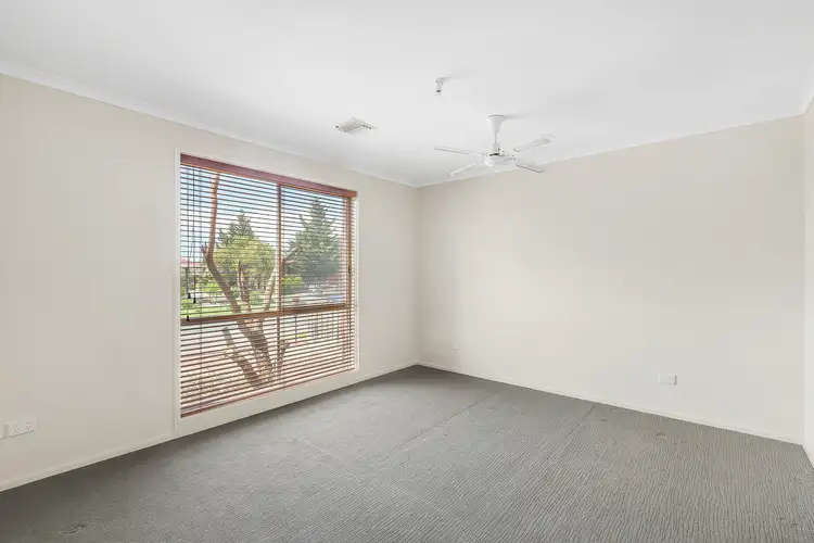 Seventh view of Homely house listing, 32 Kalyna Court, Delahey VIC 3037