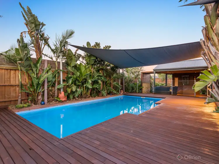 152 Linsell Boulevard, Cranbourne East VIC 3977