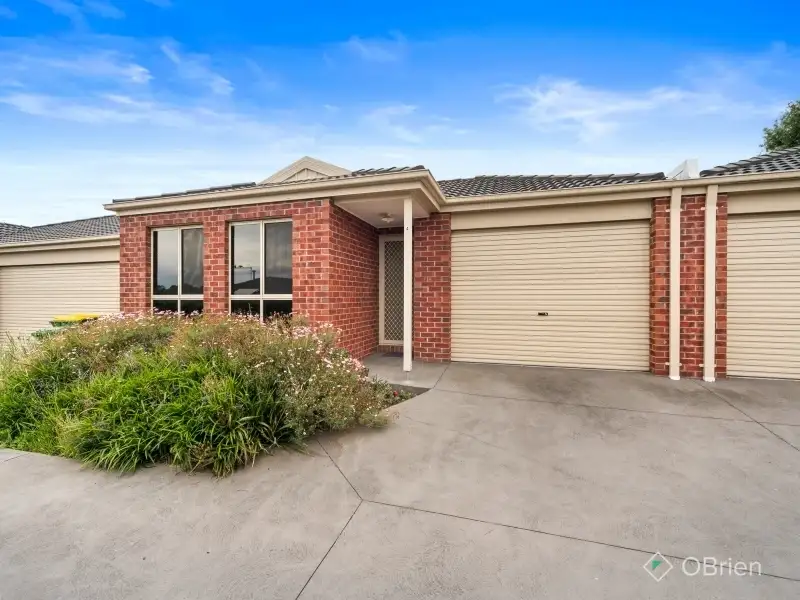 Main view of Homely unit listing, 4/8 McClenaghan Place, Pakenham VIC 3810
