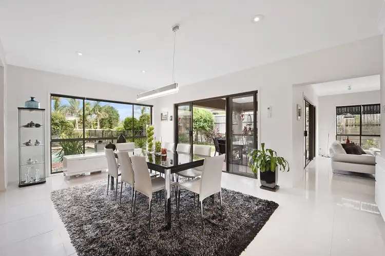 23 Sumner Place, Carindale QLD 4152