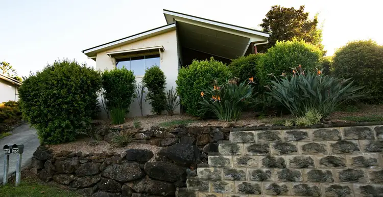 1/6 Warrawee Drive