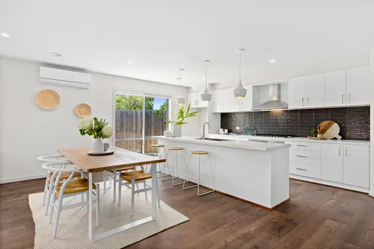 2/34 Darcy Street, Mornington VIC 3931