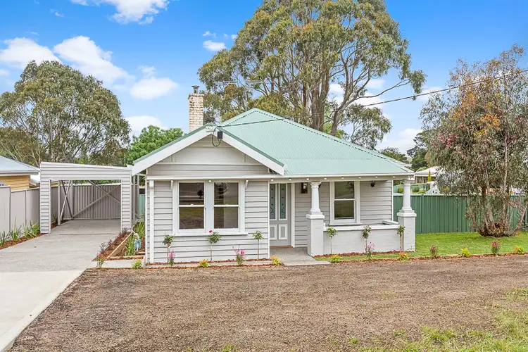 6 Windle Street, Ballan VIC 3342