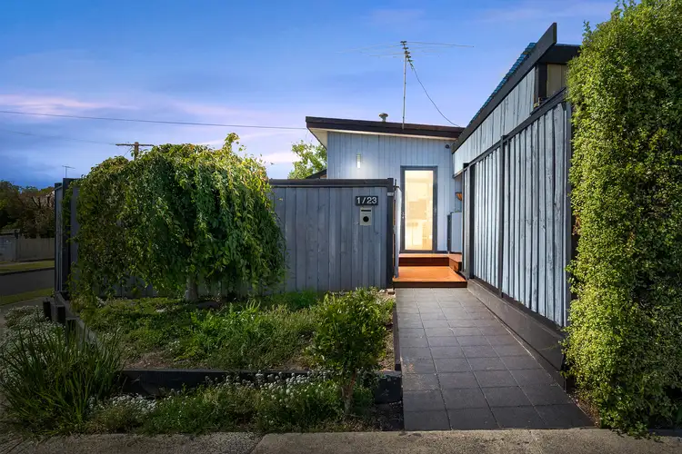 1/23 Seaview Avenue, Mornington VIC 3931