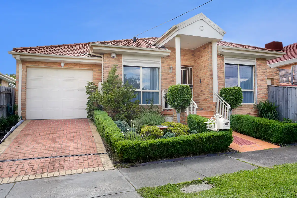 Main view of Homely unit listing, 2/230 Waverley Road, Mount Waverley VIC 3149