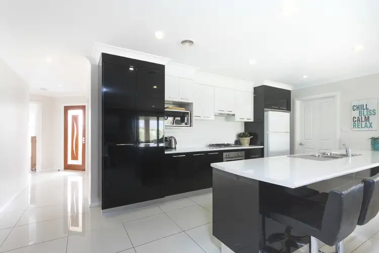 30 Botanic Way, Orange NSW 2800