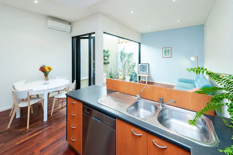 16 Heaslip Close, Adelaide SA 5000