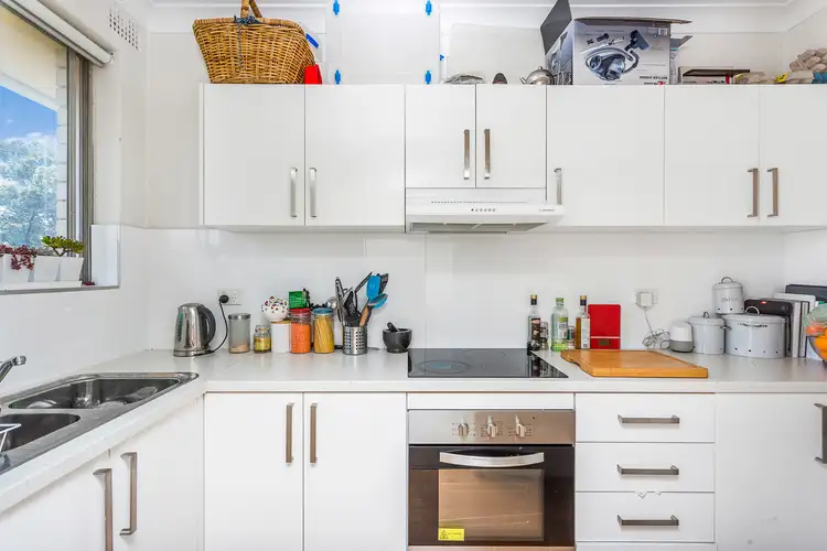 12/6B Connelly Street