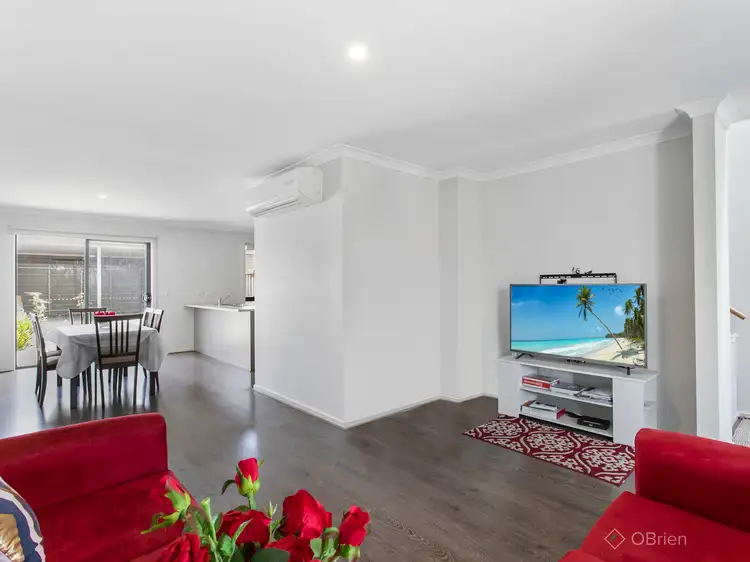 Third view of Homely townhouse listing, 33 Kosciuszko Circuit, Clyde VIC 3978