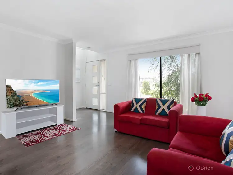 Fourth view of Homely townhouse listing, 33 Kosciuszko Circuit, Clyde VIC 3978