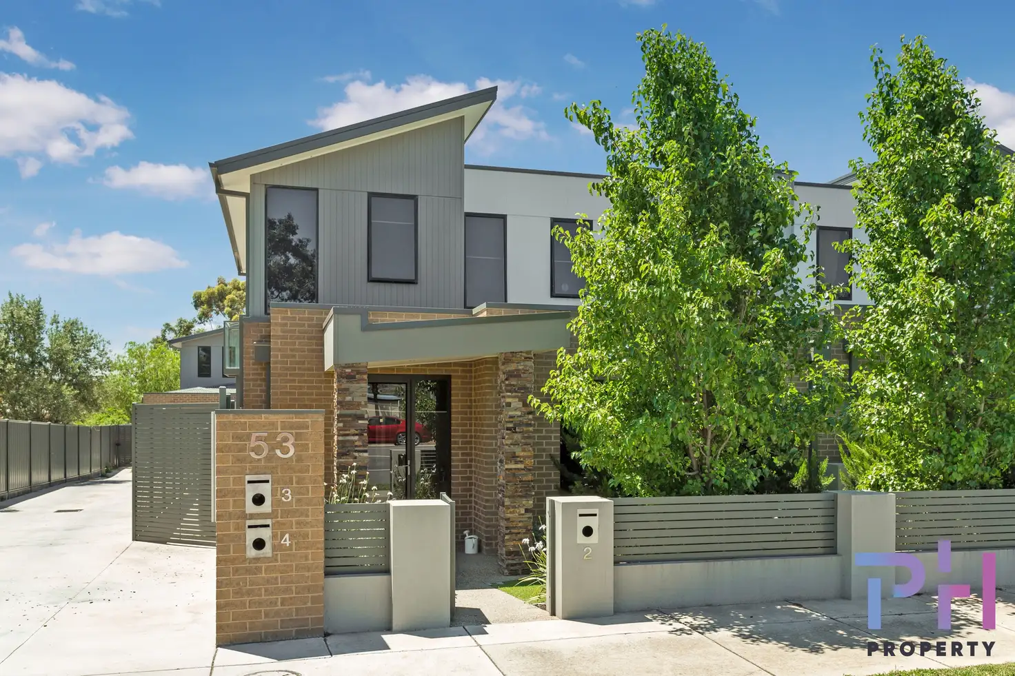 Main view of Homely townhouse listing, 2/53 Weeroona Avenue, Bendigo VIC 3550