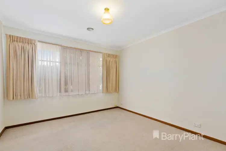 Fifth view of Homely house listing, 2 Howitt Court, Werribee VIC 3030