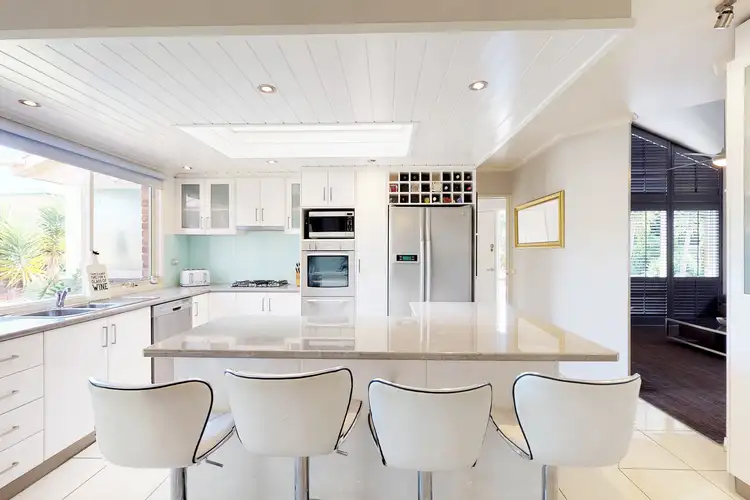 Fifth view of Homely house listing, 2 Zanella Rise, Traralgon VIC 3844