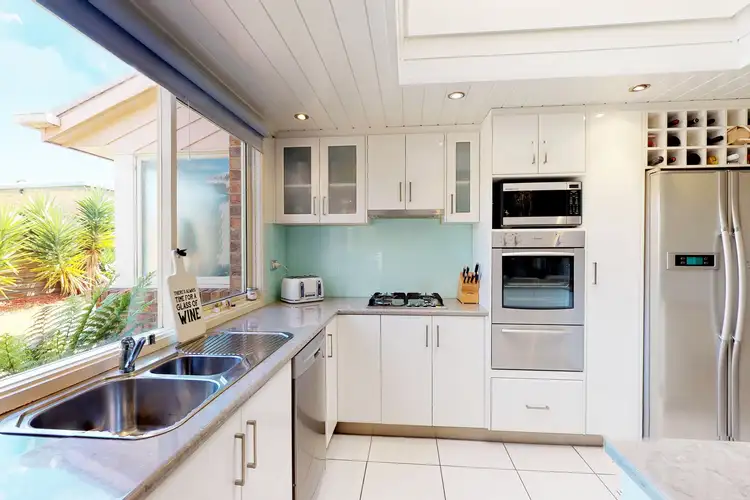 Sixth view of Homely house listing, 2 Zanella Rise, Traralgon VIC 3844