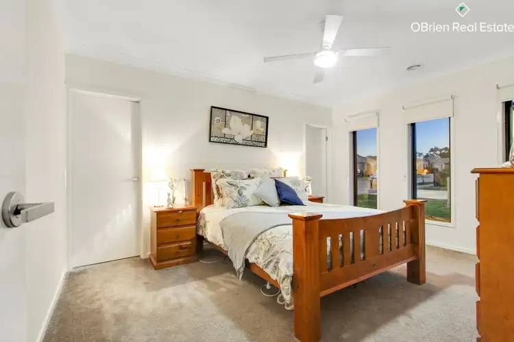 Fifth view of Homely house listing, 2 Gianna Way, Langwarrin VIC 3910