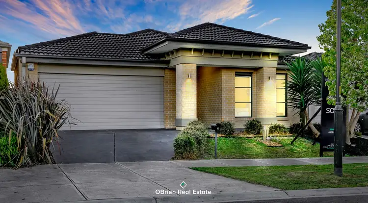 15 Abrus Circuit, Cranbourne North VIC 3977