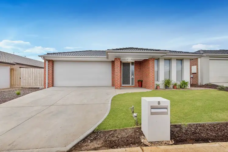 8 Hinkler Crescent, Brookfield VIC 3338